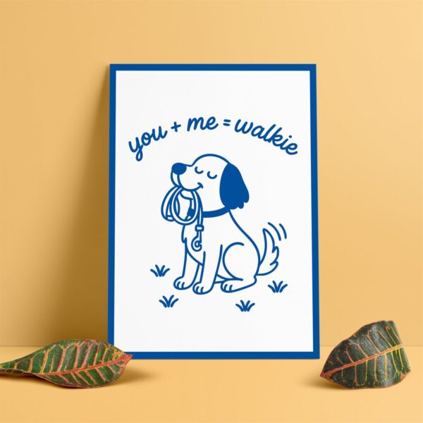 Minimalistisches Hundeposter You + me = walkie  Illustration mit Hund und Leine als modernes Wandbild