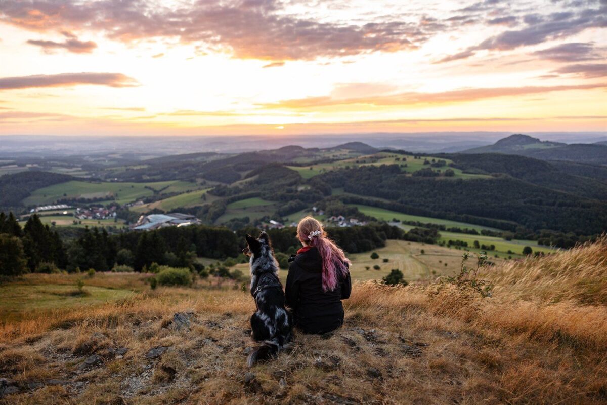 Fotoshooting mit Hund auf der Wasserkuppe in der Rhön